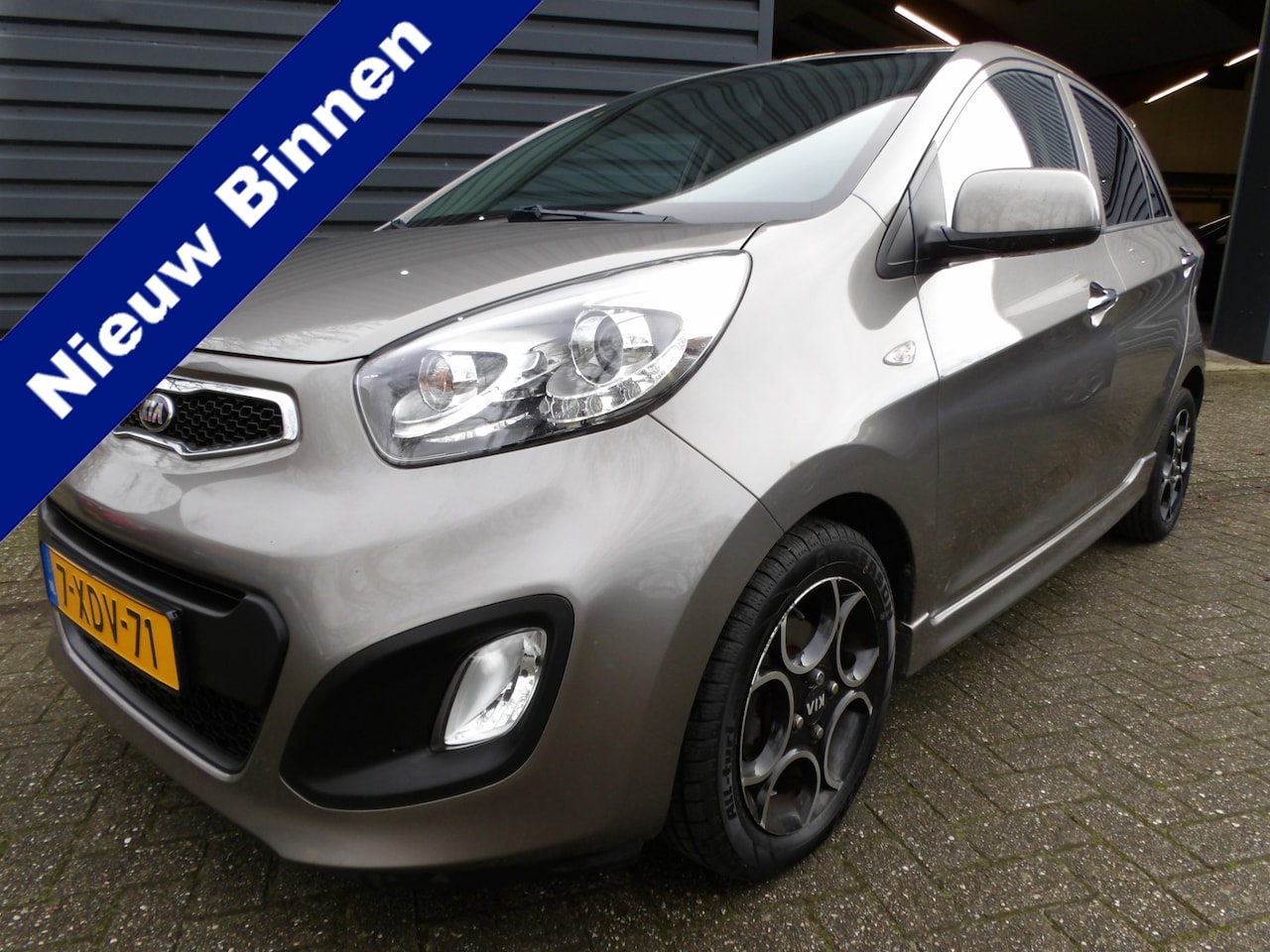 Kia Picanto - 1.2 CVVT World Cup Ed. 5drs Airco - AutoWereld.nl