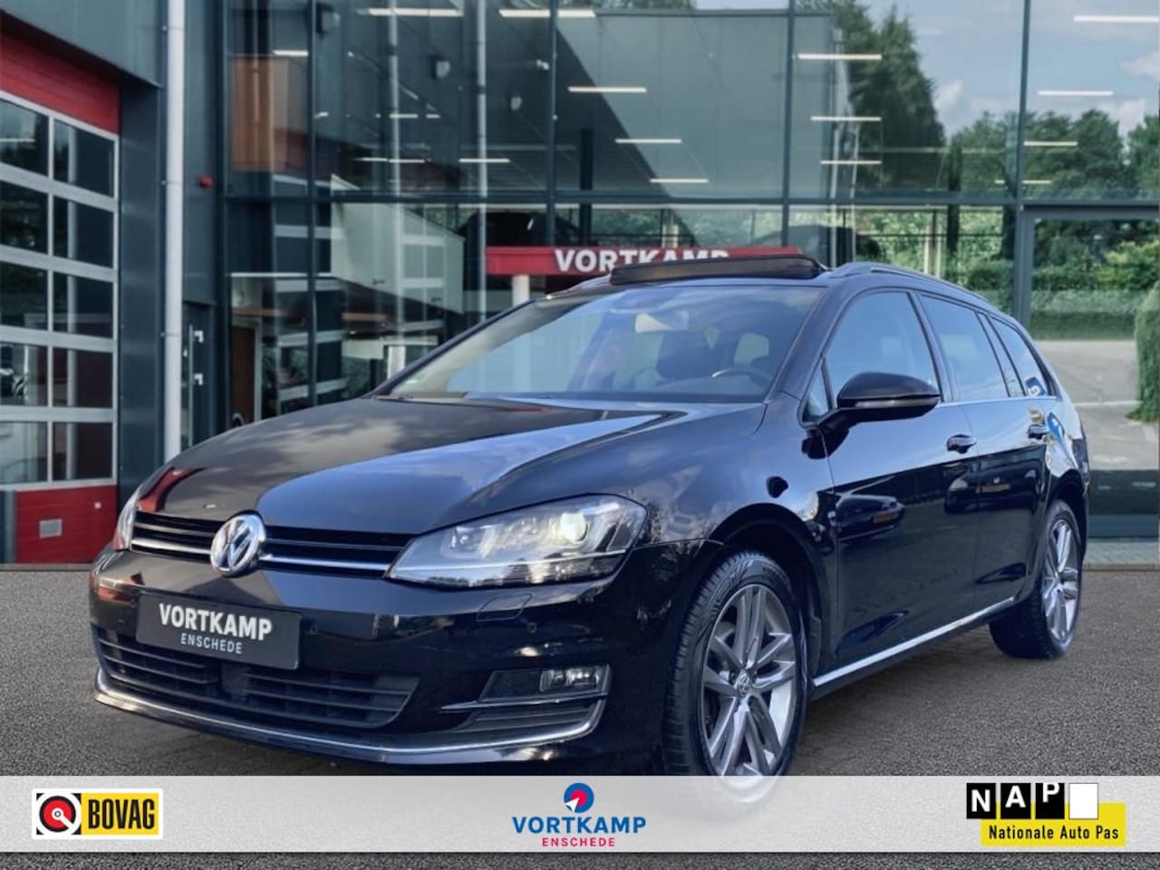 Volkswagen Golf - 1.4 TSI DSG HIGHLINE PANO-DAK/LED/STOELVERW/ACC/NAVI/TREKHAAK/ST - AutoWereld.nl