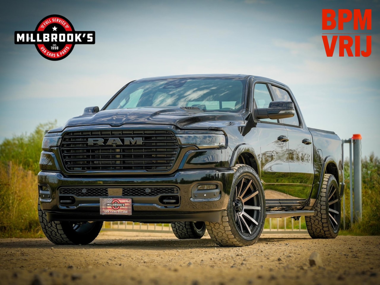 Dodge Ram 1500 - Laramie Sport Black Edition Hurricane, BPM VRIJ, 22" XD Velgen, LPG, Laadbakcover, Panoram - AutoWereld.nl