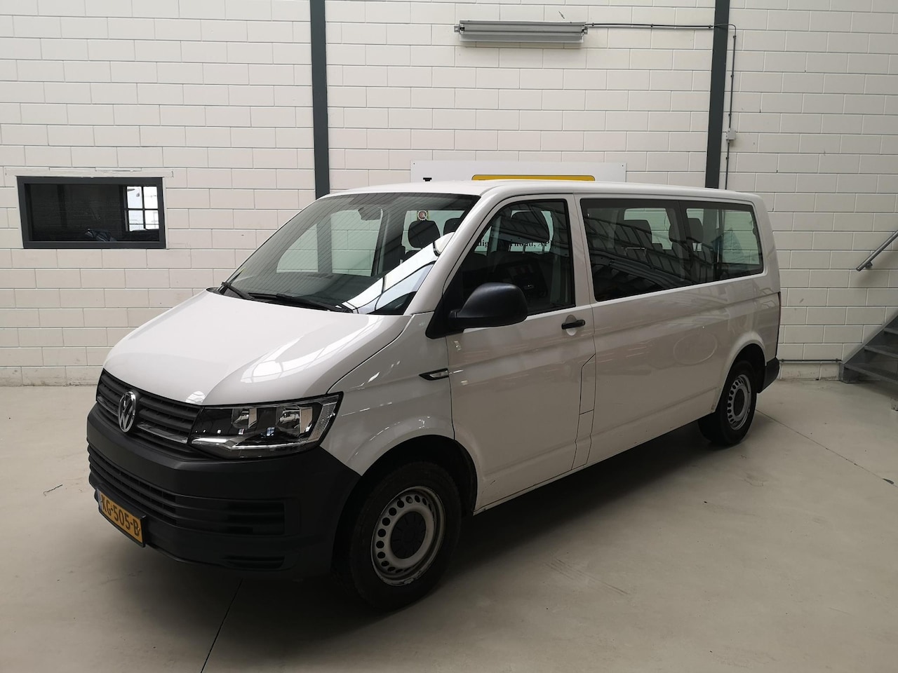 Volkswagen Transporter Kombi - 2.0 TDI L2H1 Airco / Audio / geen bpm vol Btw - AutoWereld.nl