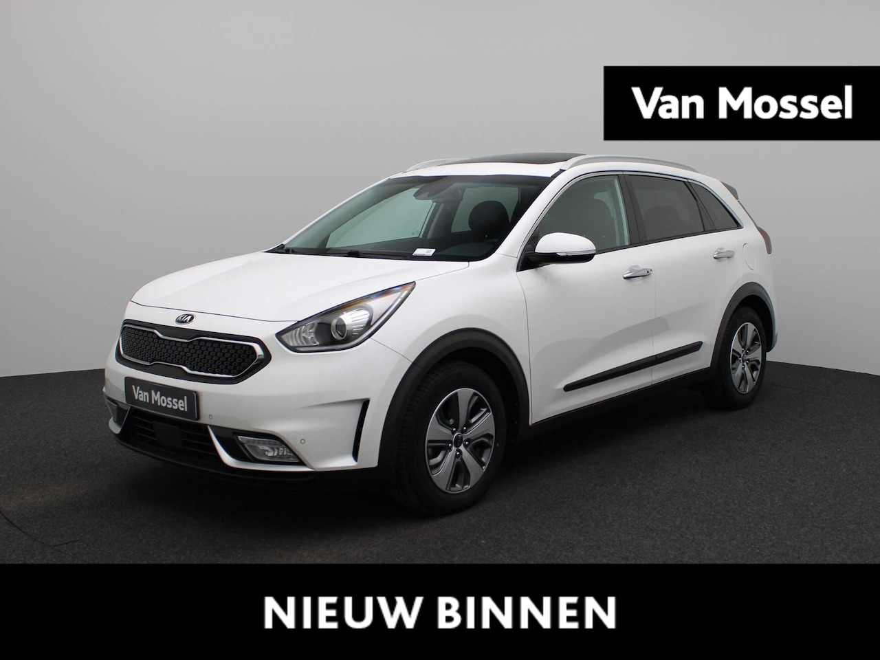 Kia Niro - 1.6 GDi Hybrid DynamicLine | SCHUIFDAK | HALF-LEDER | ACHTERUITRIJCAMERA | NAVIGATIE | PAR - AutoWereld.nl