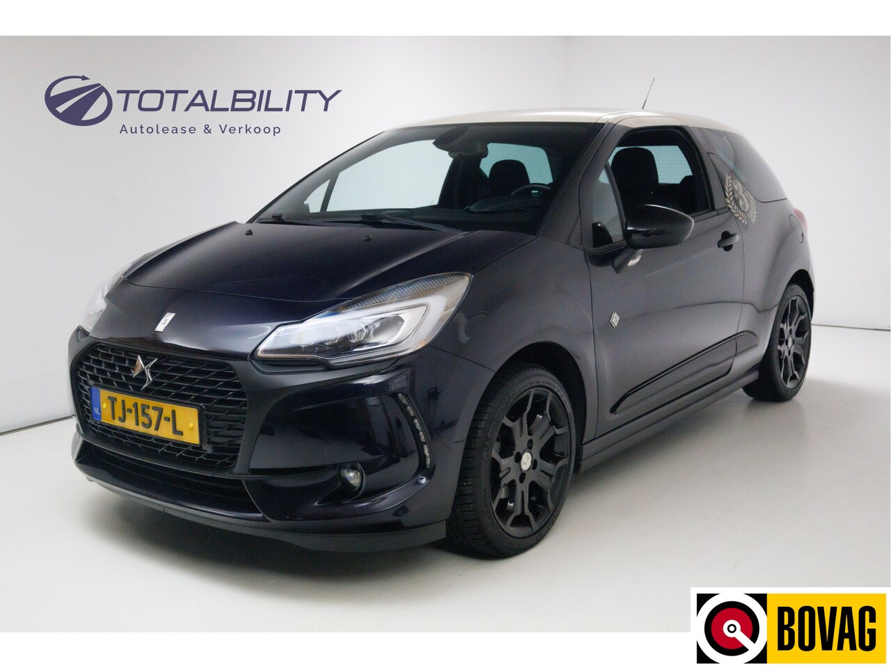 DS 3 - 1.2 Café Racer 110 PK Camera Climatronic , Navigatie, 17"LMV Zwart, Extra getint glas, Cru - AutoWereld.nl