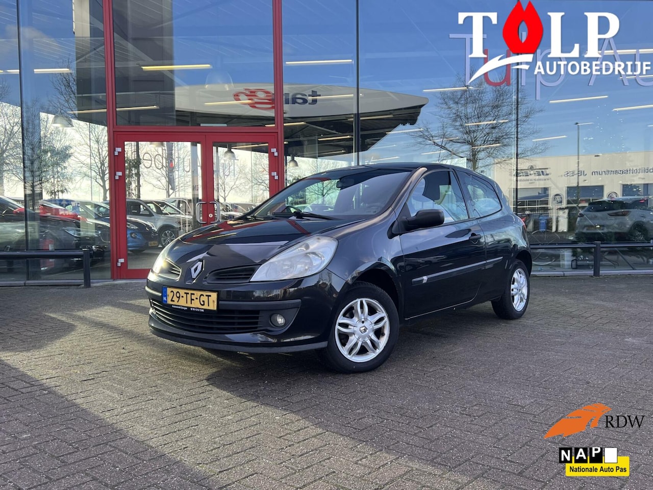 Renault Clio - 1.2-16V Expression Airco met schade zie foto's - AutoWereld.nl