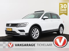 Volkswagen Tiguan - 1.4 TSI Highline | Uitklap Trekhaak | Panoramadak | Dealer Ond. | Adap. Cruise | Digital C