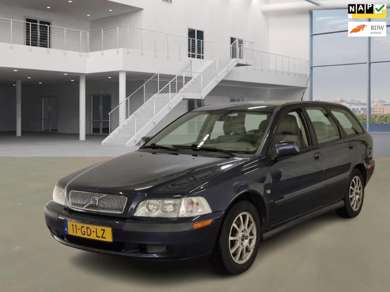 Volvo V40 - 1.8 Europa/ APK TOT 30-06-2025 - AutoWereld.nl