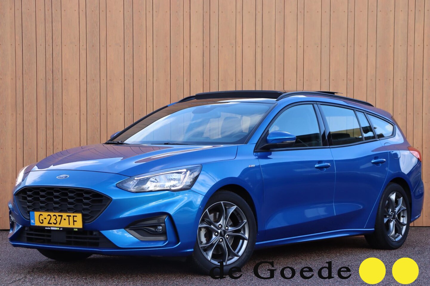 Ford Focus Wagon - 1.0 EcoBoost ST Line Business el.schuif+pano-dak stuur+stoelv.w. org. NL-auto - AutoWereld.nl