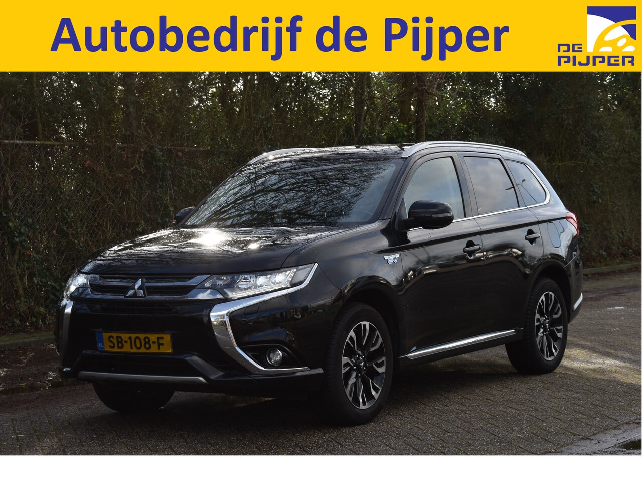 Mitsubishi Outlander - 2.0 PHEV Premium 203PK 4WD | NL-Auto | Camera | Trekhaak | Carplay | Standkachel | Keyless - AutoWereld.nl