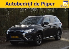 Mitsubishi Outlander - 2.0 PHEV Premium 203PK 4WD | NL-Auto | Camera | Trekhaak | Carplay | Standkachel | Keyless