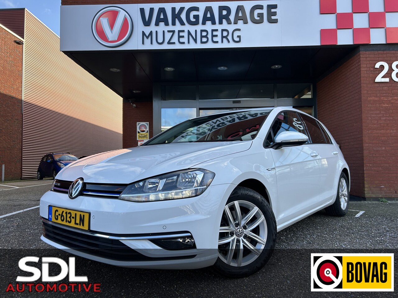 Volkswagen Golf - 1.5 TSI Comfortline Business // ADAPTIVE CRUISE // CLIMA // NAVI // PDC // APPLE CARPLAY / - AutoWereld.nl