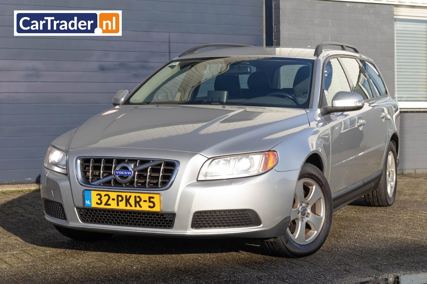 Volvo V70 - 2.0 Momentum 146pk Navigatie - AutoWereld.nl