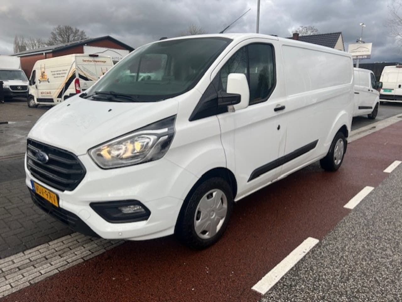 Ford Transit Custom - 340 2.0 TDCI 96KW L2H1 LANG AIRCO KLIMA NAVI CAMER. - AutoWereld.nl