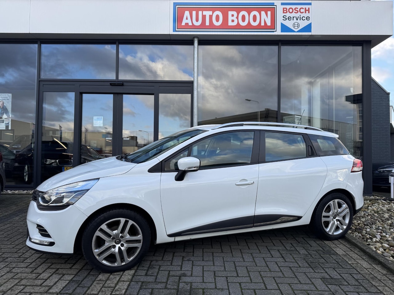 Renault Clio Estate - 0.9TCe 90PK : APPCarplay/NAVI/BT/PDC/AIRCO - KM=NAP - NL AUTO - - AutoWereld.nl