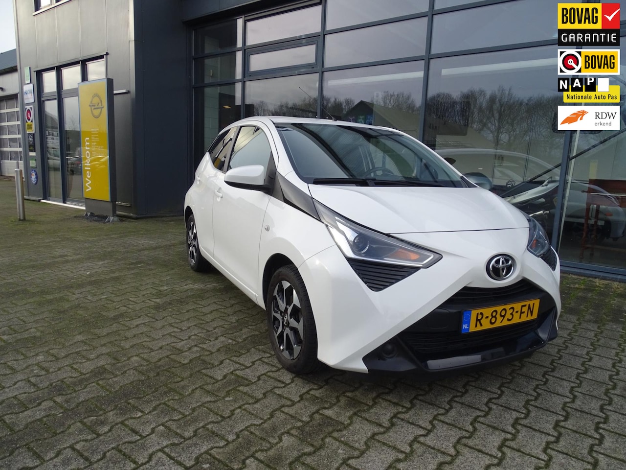 Toyota Aygo - 1.0 VVT-i x-cite. Cruisecontrol, Leer, achteruitrijcam. - AutoWereld.nl