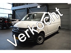 Volkswagen Transporter - 2.0 TDI L2H1 airco cruise trekhaak navi 150 pk