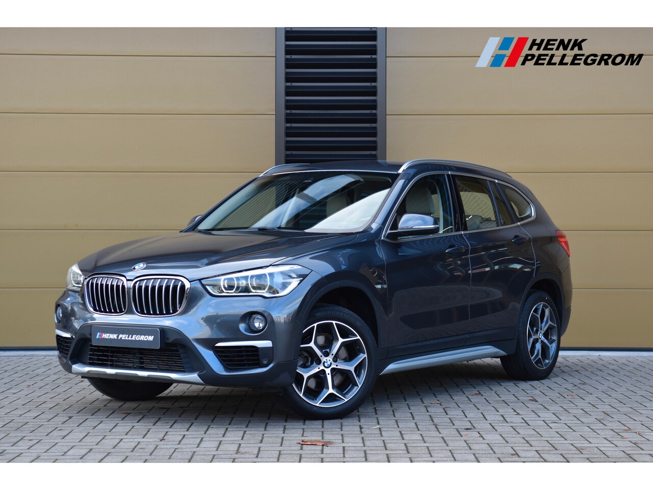 BMW X1 - sDrive20i High Executive * X line * Head-up * Trekhaak * HIFI * Leder * - AutoWereld.nl