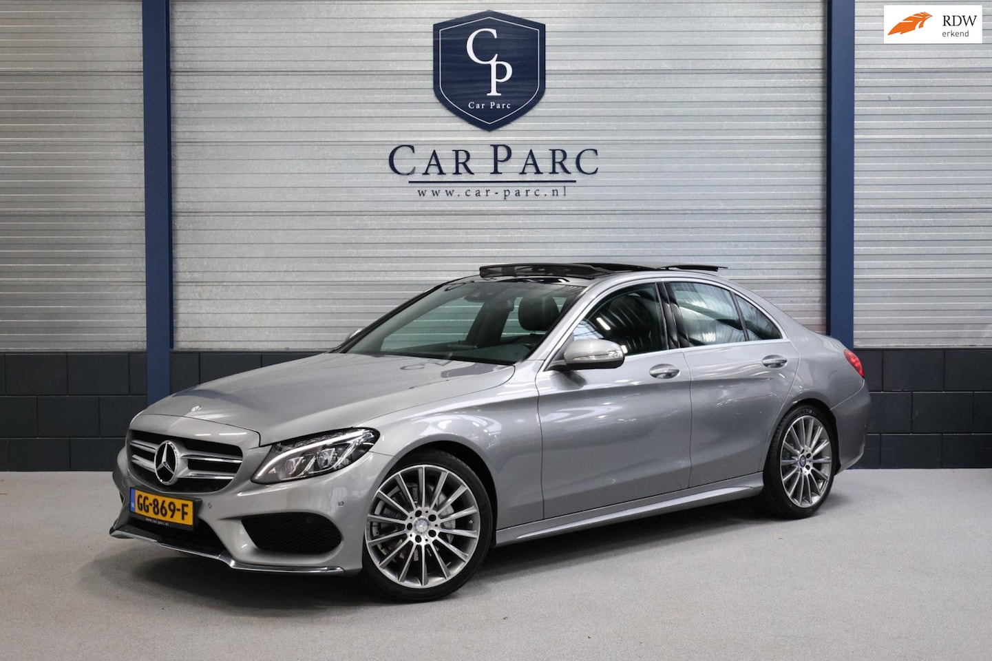 Mercedes-Benz C-klasse - 180 AMG Line LED/PANORAMADAK/LEER+S.VERWARMIN/19"LMV/CRUISE/ECC/12 MDN GARANTIE! - AutoWereld.nl