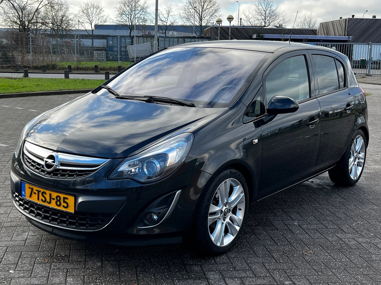 Opel Corsa - 1.4-16V 74kW Cosmo - NAVI - (bj 2014) - AutoWereld.nl