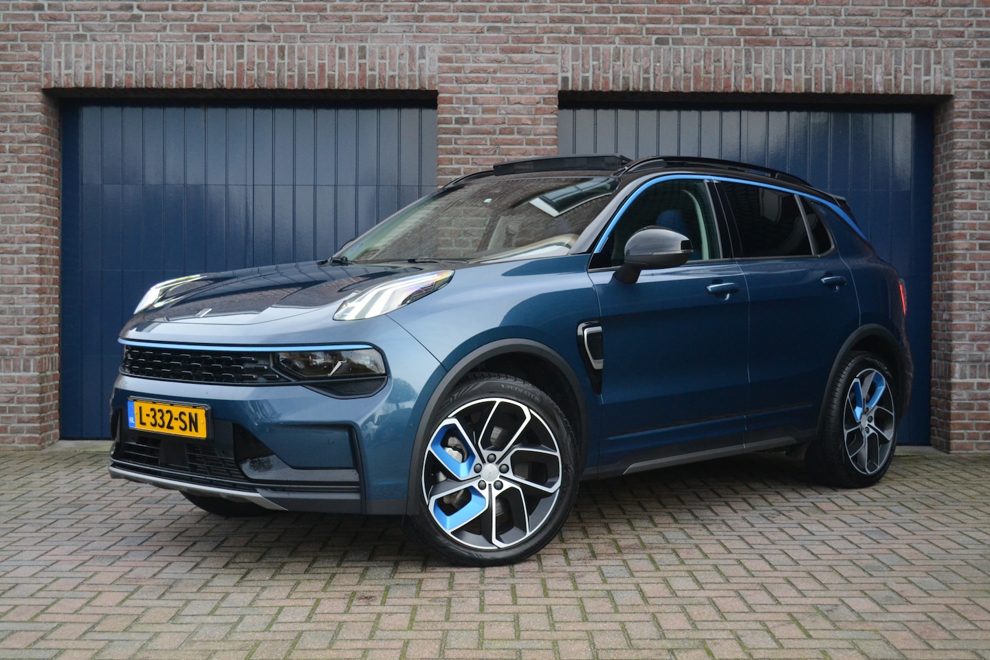 Lynk & Co 01 - 1.5 Plug-In Hybride | Trekhaak | All-Season banden | Fabrieksgarantie | Keyless | Panorama - AutoWereld.nl