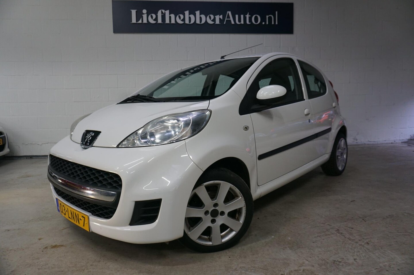 Peugeot 107 - 1.0-12V Urban Move/1e Eigenaar/Airco/Elek.pakket/NAP/LM-velgen - AutoWereld.nl