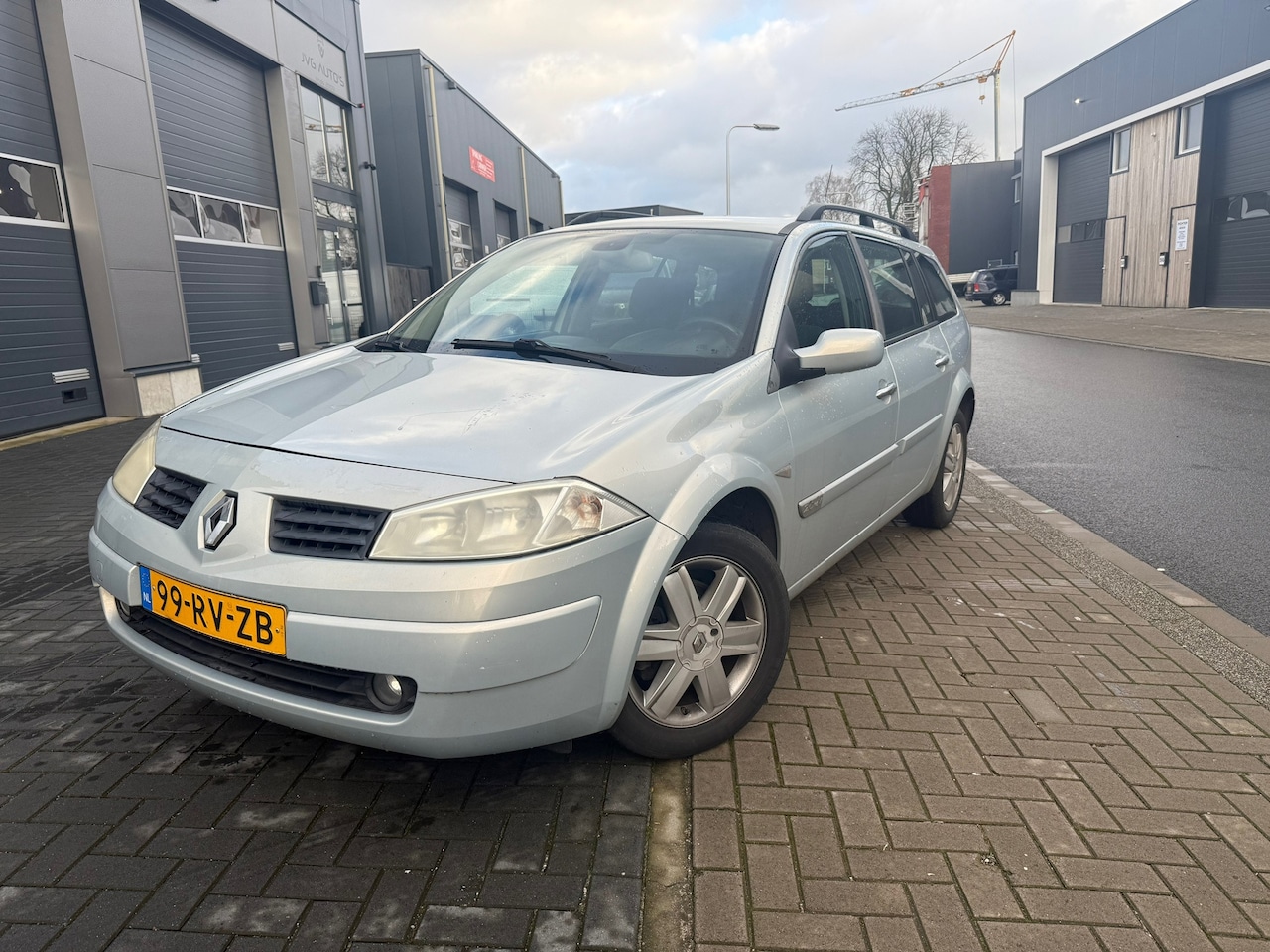 Renault Mégane Grand Tour - 2.0-16V Dynamique Luxe Opknapper, rijd en schakelt goed - AutoWereld.nl