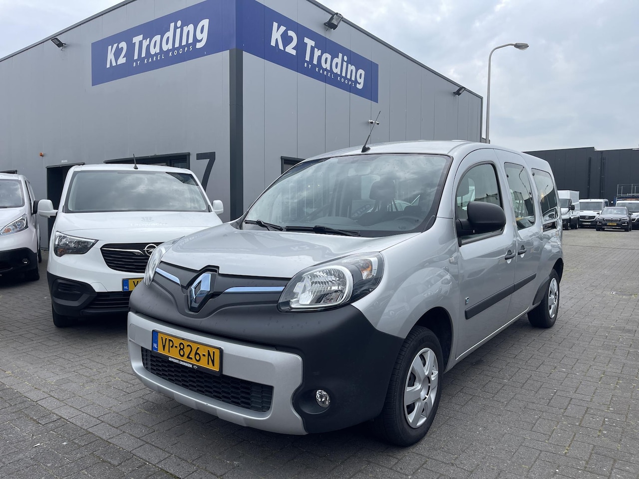 Renault Kangoo Express - Z.E. Maxi (INCL ACCU) 5-Zitplaatsen Automaat Airco Navi 2x schuifdeur - AutoWereld.nl