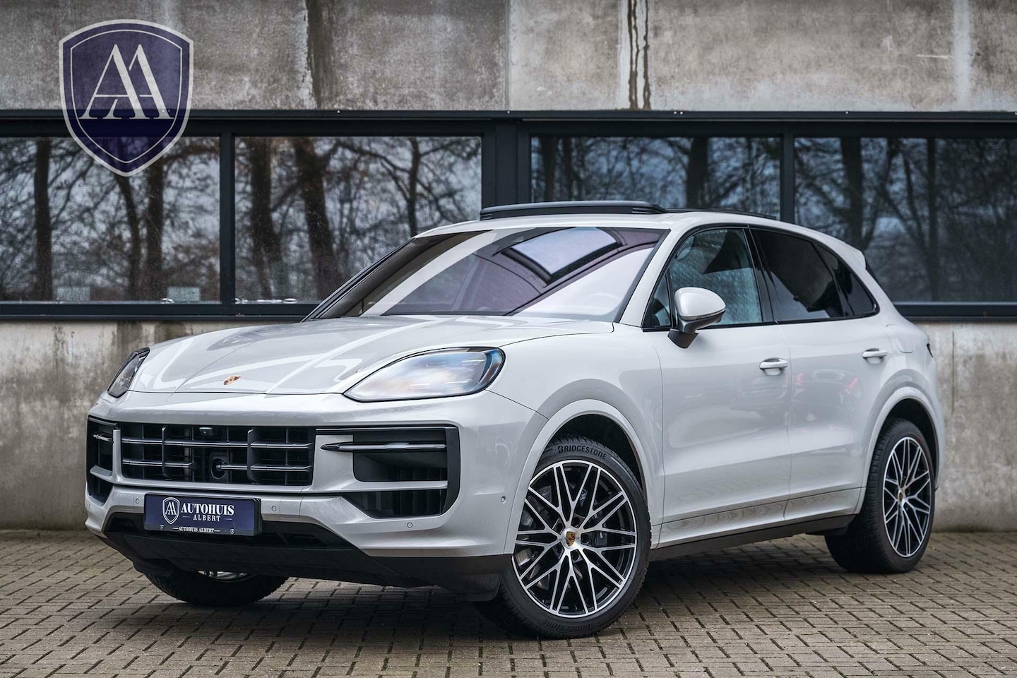 Porsche Cayenne - 3.0 E-Hybrid Facelift SportDesign Krijtgrijs - AutoWereld.nl