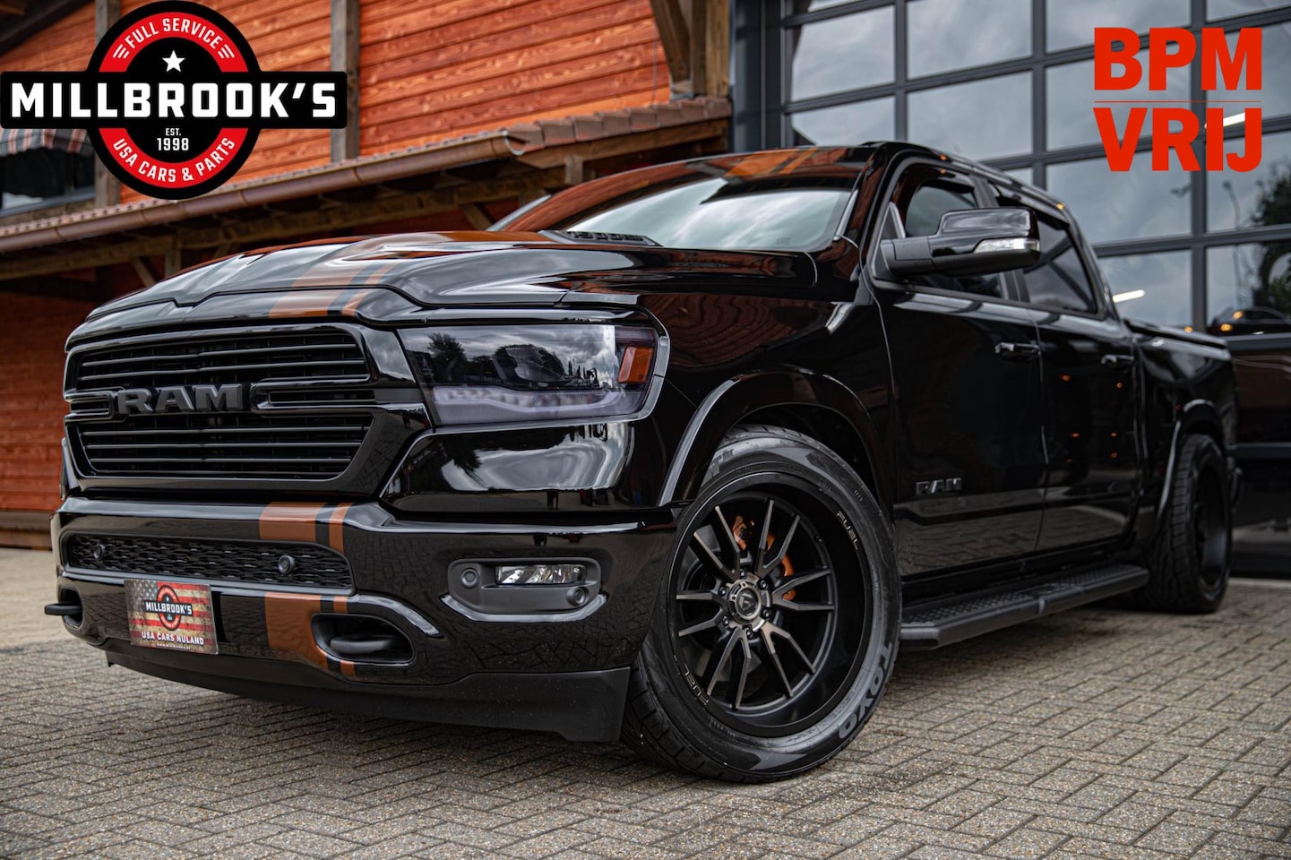 Dodge Ram 1500 - 5.7 V8 Laramie Sport Night Millbrooks Copper Edition Lowered, LPG, 6 jaar garantie!! - AutoWereld.nl