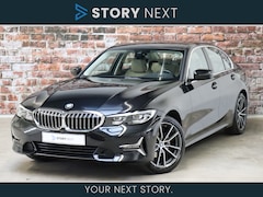 BMW 3-serie - Sedan 320i High Executive Luxury Line Automaat / Trekhaak / Achteruitrijcamera / Stoelverw