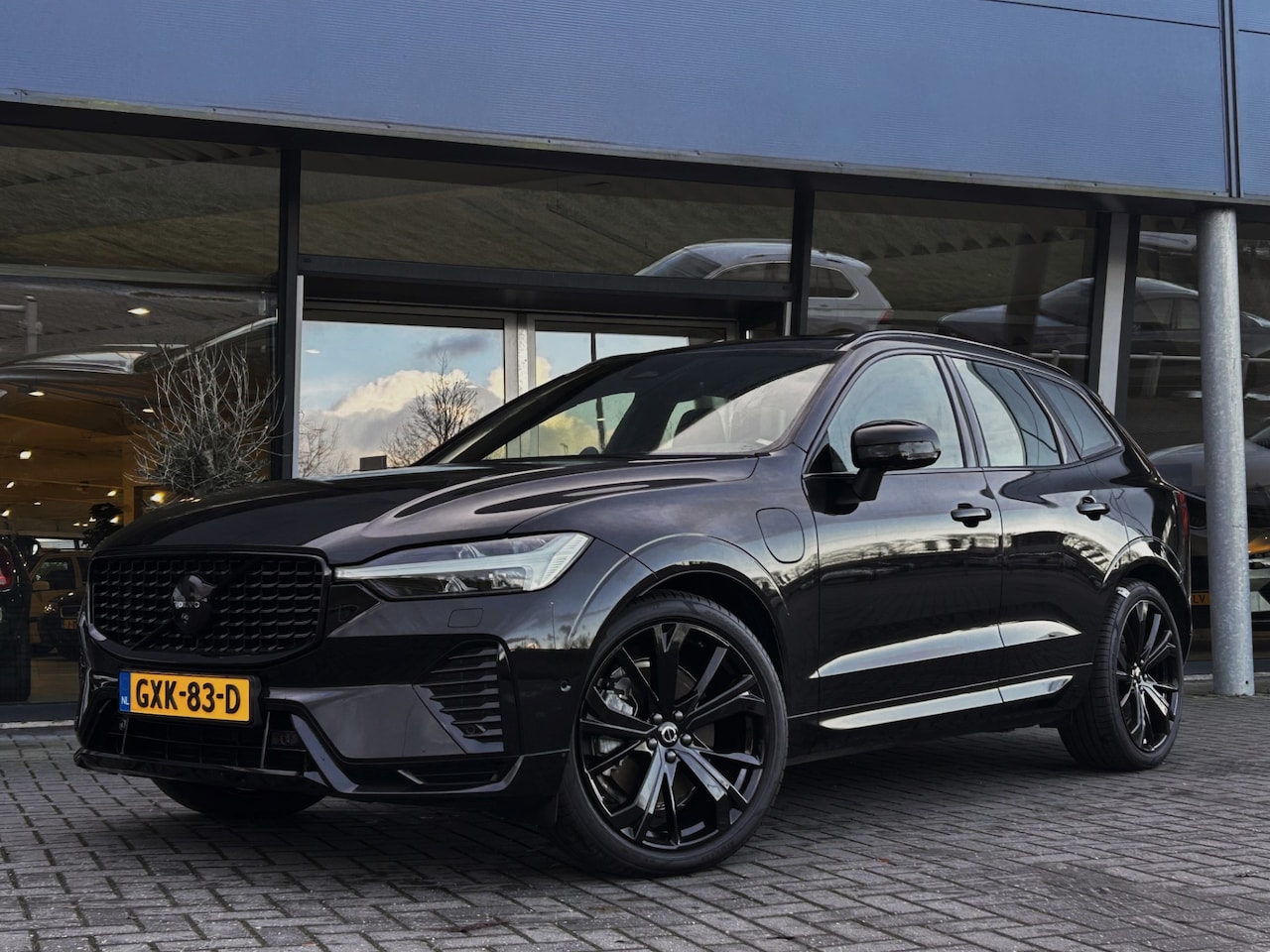 Volvo XC60 - T8 AWD Ultra Black Edition | Luchtvering | Bowers & Wilkins | 360° Camera | Head-up Displa - AutoWereld.nl