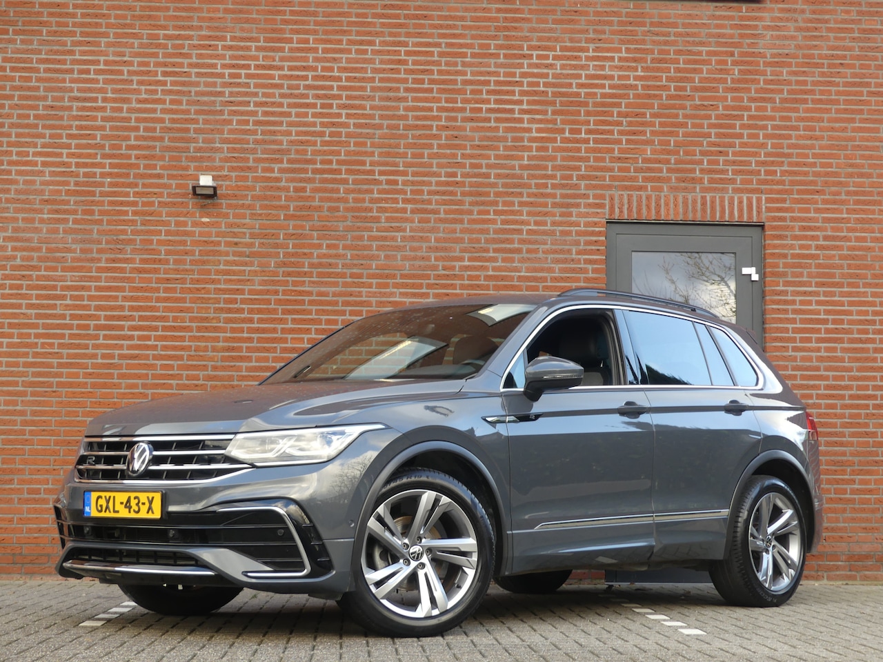 Volkswagen Tiguan - 1.5 TSI R-Line Business 1.5 TSI R-Line Business+ - AutoWereld.nl