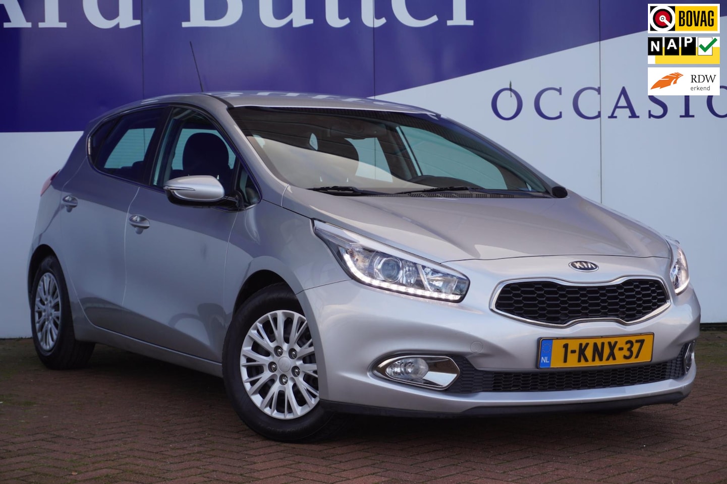 Kia Cee'd - 1.6 GDI Business Pack+ecc+Full-Navigatie+Camera = ZEER LUXE !! - AutoWereld.nl