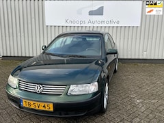 Volkswagen Passat - 1.8-5V Turbo Trendline