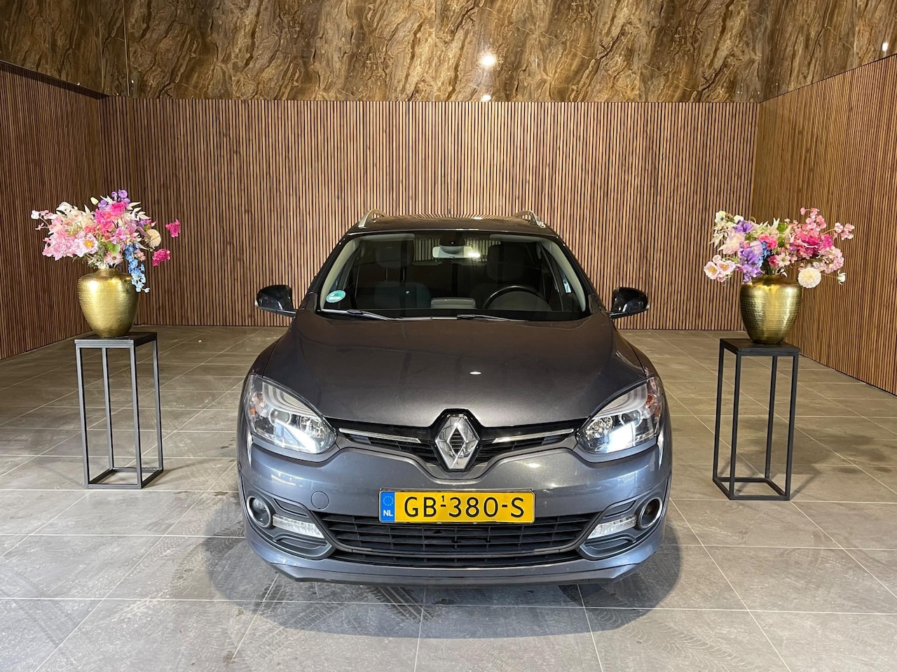 Renault Mégane Estate - 1.2 TCe Limited 172.000 Nap Airco Turbo Defect Grijs 2015 - AutoWereld.nl