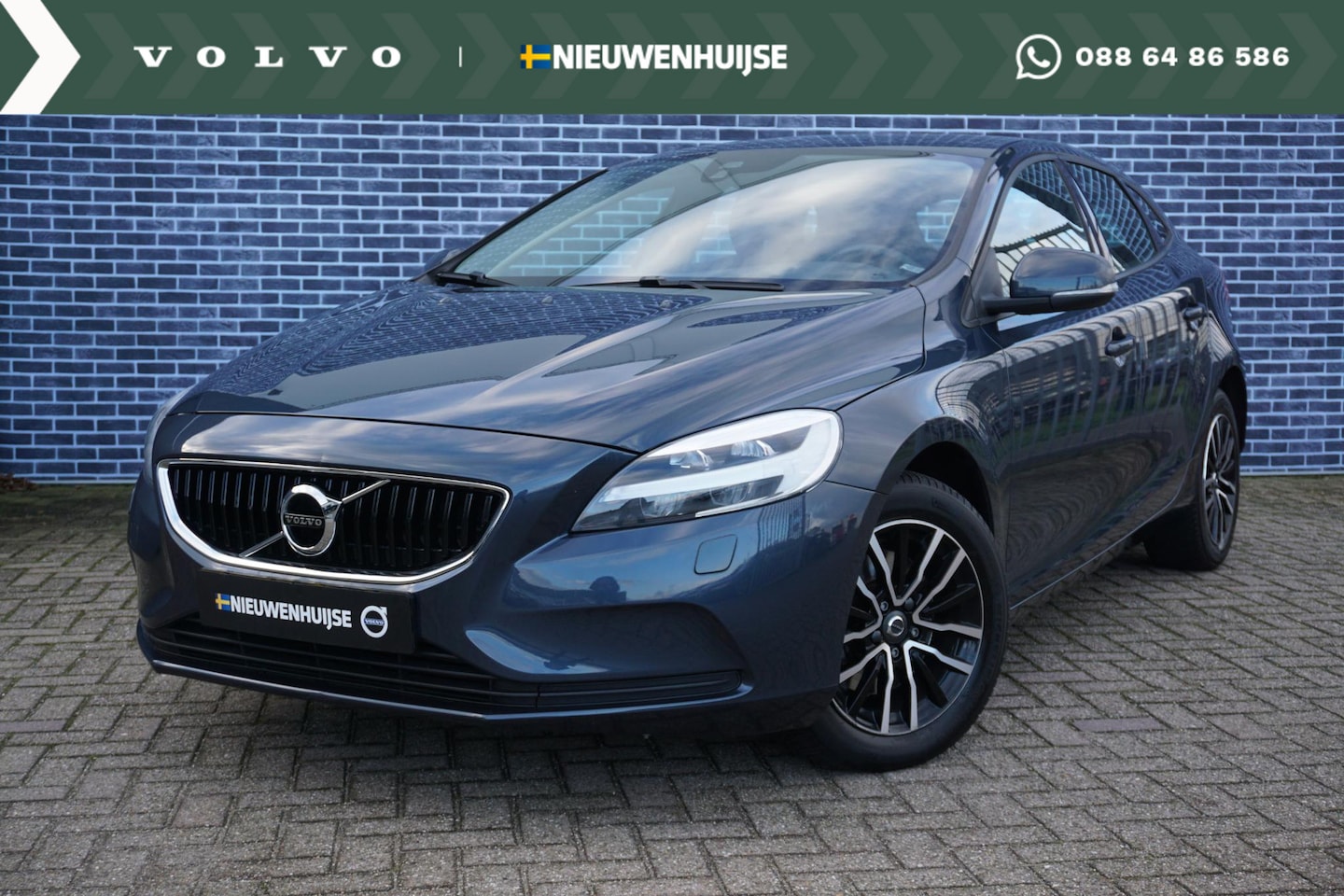 Volvo V40 - 2.0 T2 Nordic+ | Stand kachel | Stoel verwarming | LED | Volvo On Call | Parkeersensoren | - AutoWereld.nl