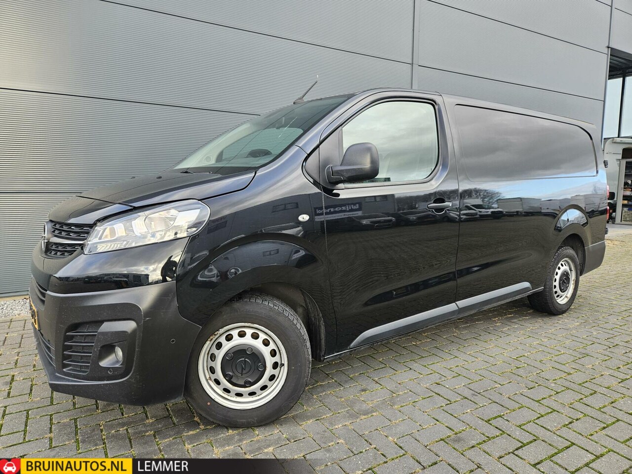 Opel Vivaro - 2.0 CDTI L3H1 Navi Leer 3-pers Luxe - AutoWereld.nl