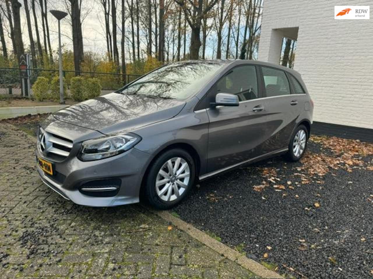 Mercedes-Benz B-klasse - 180 Ambition AUTOMAAT 84855 KM. - AutoWereld.nl