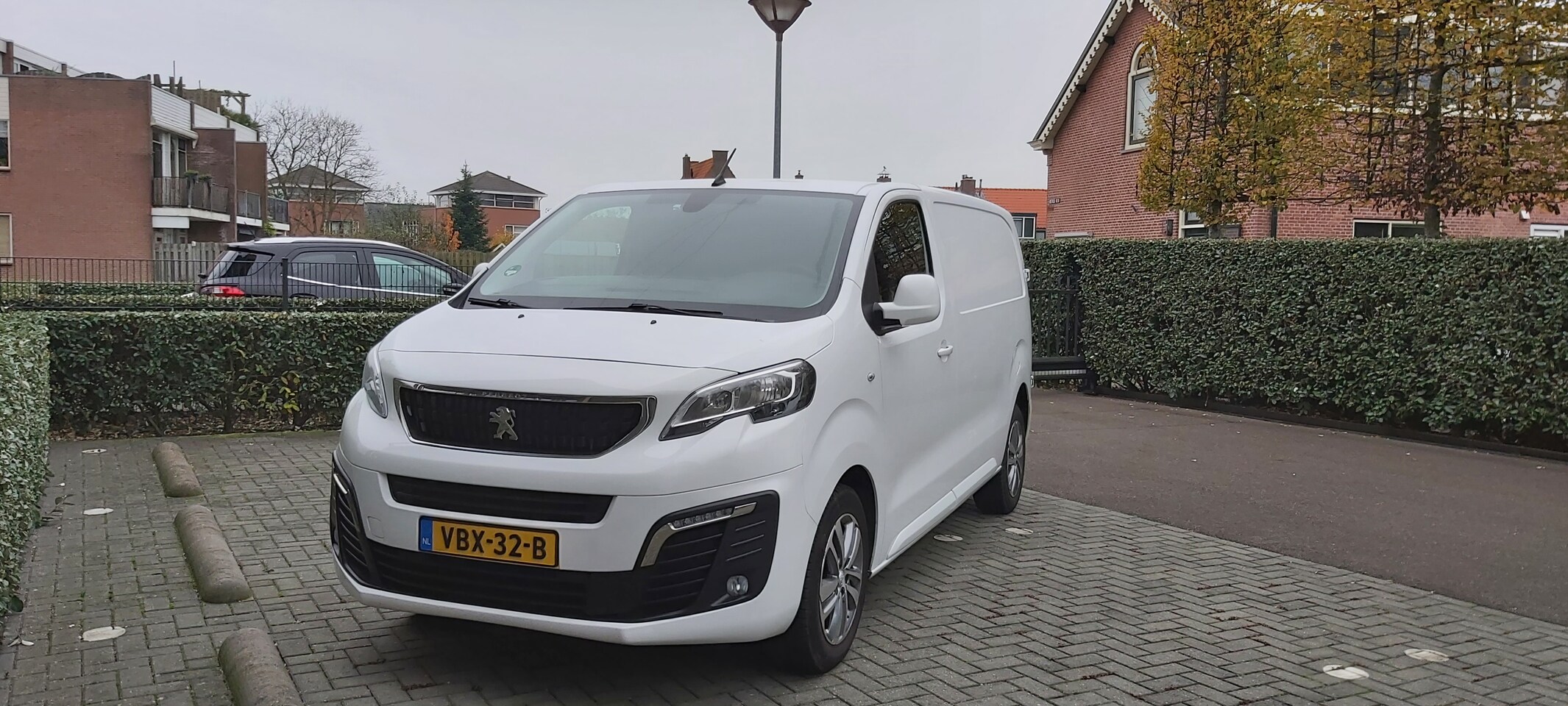 Peugeot Expert - 2.0 BlueHDI 120 Standard Premium - AutoWereld.nl