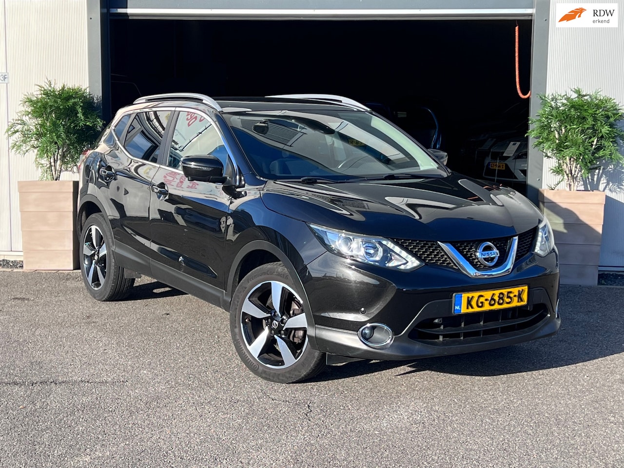 Nissan Qashqai - 1.2 N-Connecta / PANO / NAVI / NAP / BLUETHOOT / INRUIL MOGELIJK - AutoWereld.nl