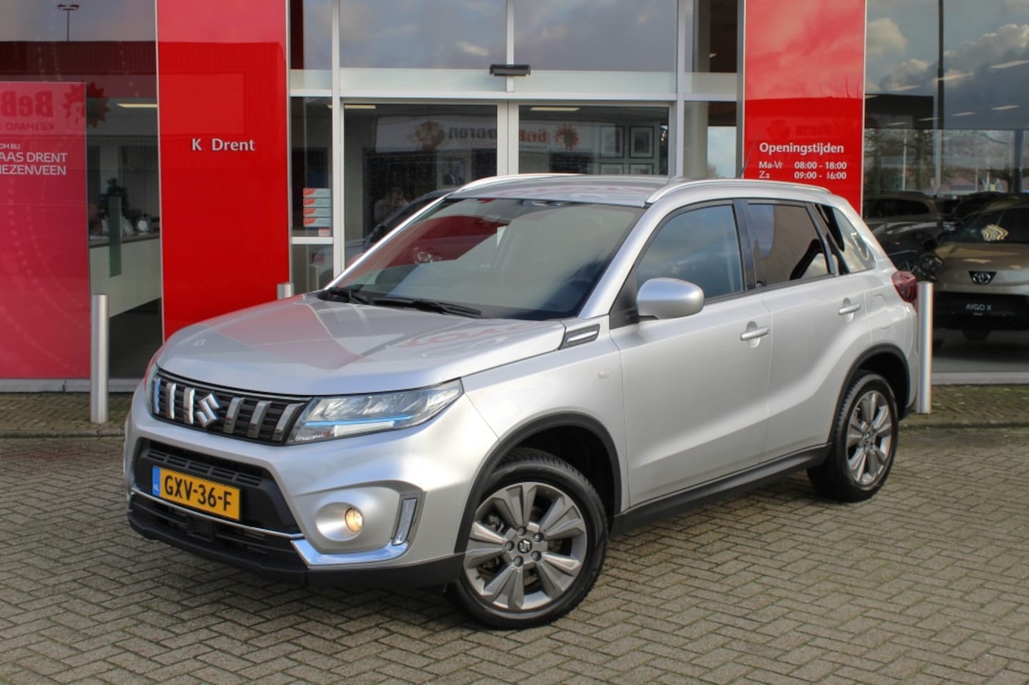 Suzuki Vitara - 1.4 Boosterjet Select Smart Hybrid | 1500kg Trekgew. | Stuurverw - AutoWereld.nl