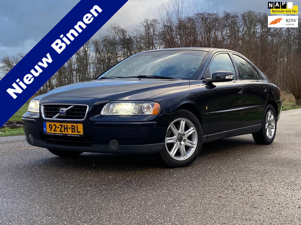 Volvo S60 - 2.4 Drivers Edition Xenon Leder Navi Trekhaak LMV NAP PERFECT ONDERHOUDEN - AutoWereld.nl