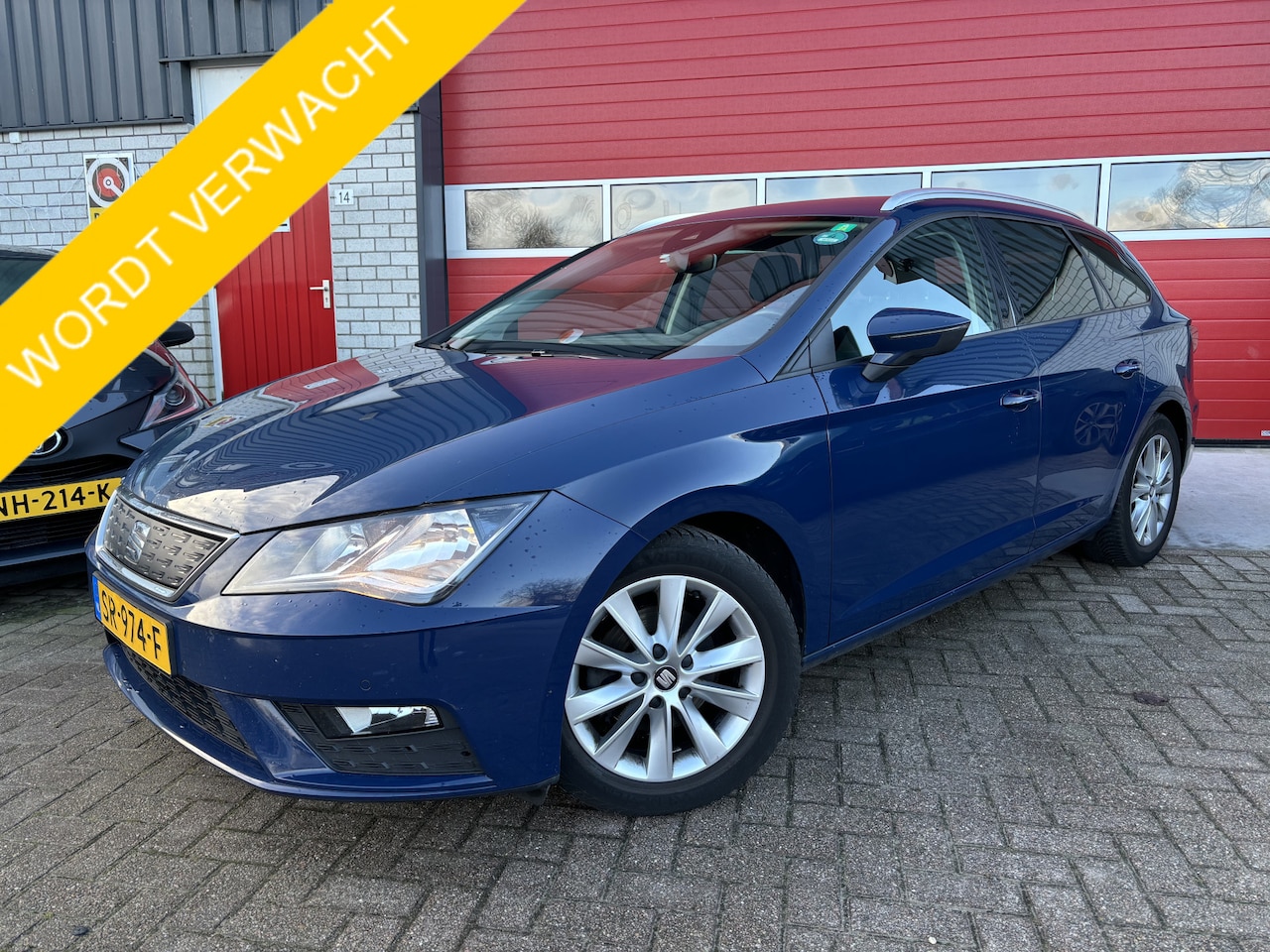 Seat Leon ST - 1.0 EcoTSI Style Business Intense TREKHAAK / KEYLESS / CAMERA / BLUETOOTH / CARPLAY / CRUI - AutoWereld.nl