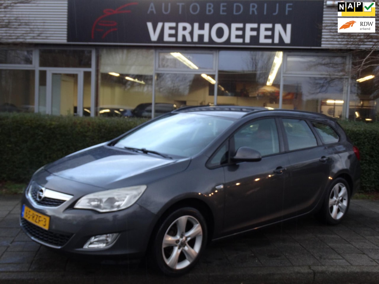 Opel Astra Sports Tourer - 1.4 Edition - NAVIGATIE - CRUISE / CLIMATE CONTR - PARK SENS - TREKHAAK ! - AutoWereld.nl