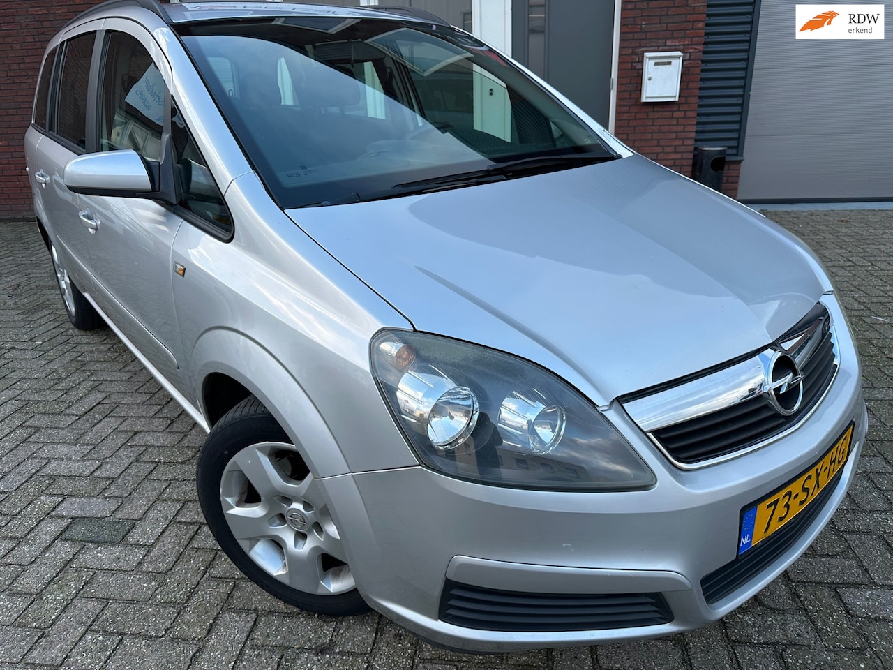 Opel Zafira - 1.6 Business / 7P / Airco / Cruise / LM - AutoWereld.nl