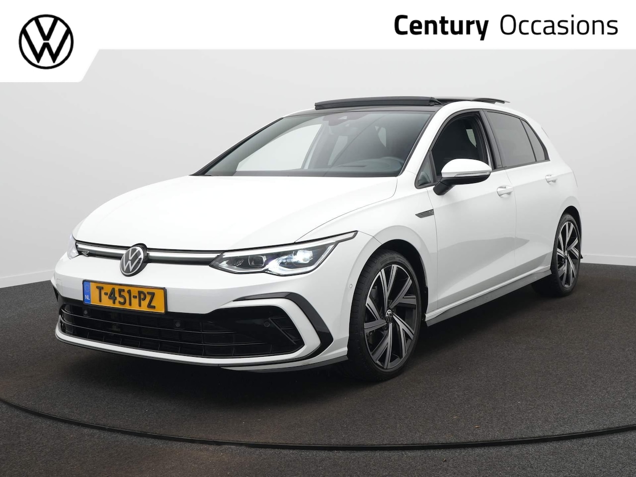 Volkswagen Golf - 1.5 eTSI R-Line Business DSG / Panoramadak / Adaptive cruise / Head-Up Display / Achteruit - AutoWereld.nl