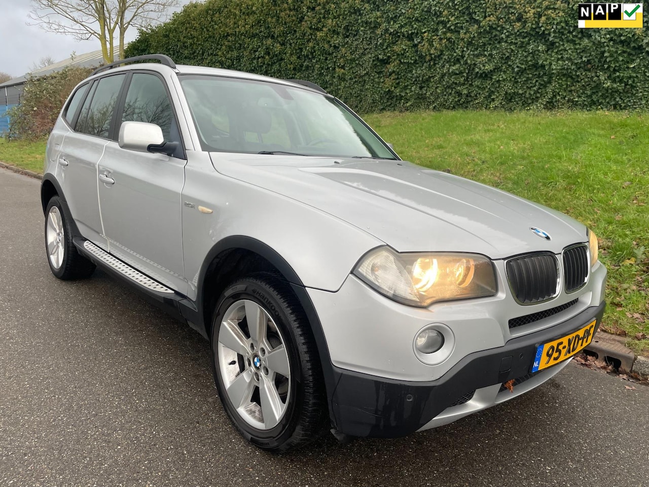 BMW X3 - 2.0i Executive - Leder - Sportstoelen - AutoWereld.nl