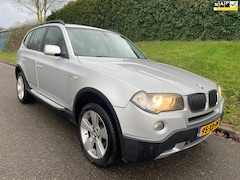 BMW X3 - 2.0i Executive - Leder - Sportstoelen