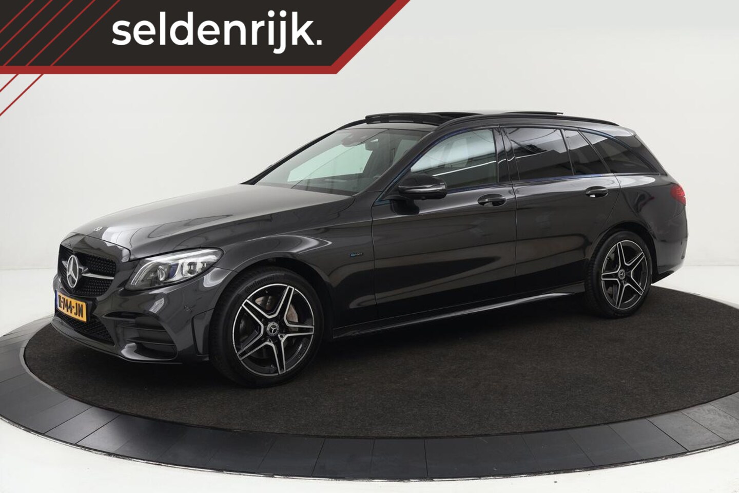 Mercedes-Benz C-klasse - 300e AMG | Dealer onderhouden | Panoramadak | Stoelverwarming | Carplay | Matrix LED | Sfe - AutoWereld.nl