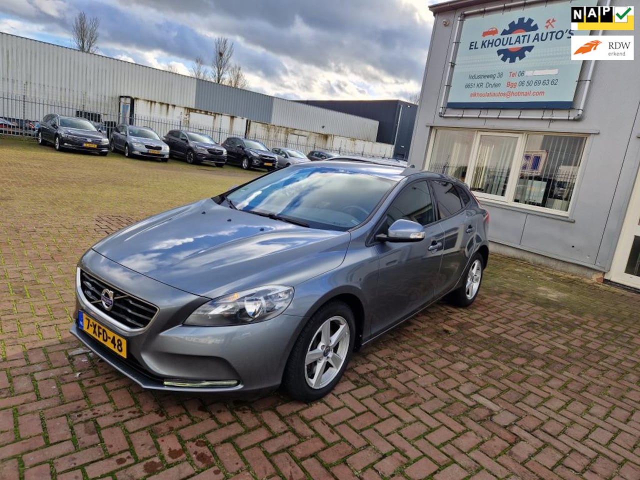 Volvo V40 - 2.0 D4 Summum Business EXPORT - AutoWereld.nl