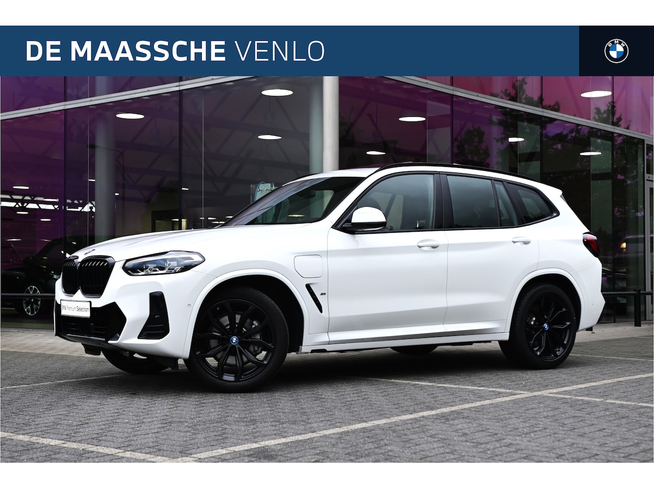 BMW X3 - xDrive30e High Executive M Sport Automaat / Panoramadak / Trekhaak / LED / Sportstoelen / - AutoWereld.nl