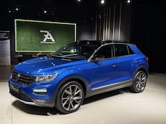 Volkswagen T-Roc - 1.0 TSI Style ACC|Media|PDC|Stoelverw|Climate Blauw